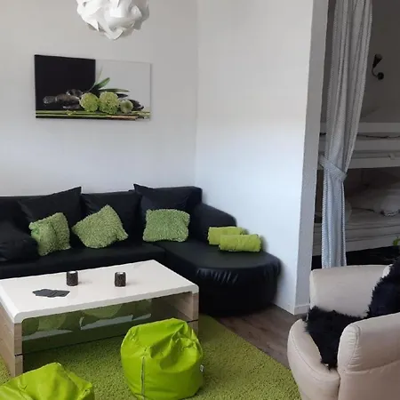 Kinderfreundliche In Niedersfeld Mit Terrasse *