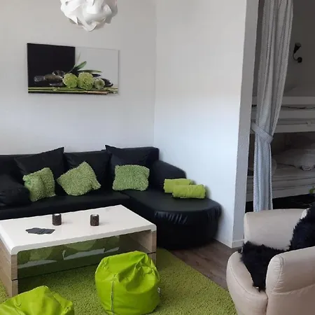 Apartment Kinderfreundliche In Niedersfeld Mit Terrasse *